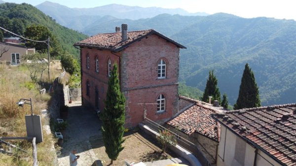 casa indipendente in vendita a Barga in zona Sommocolonia