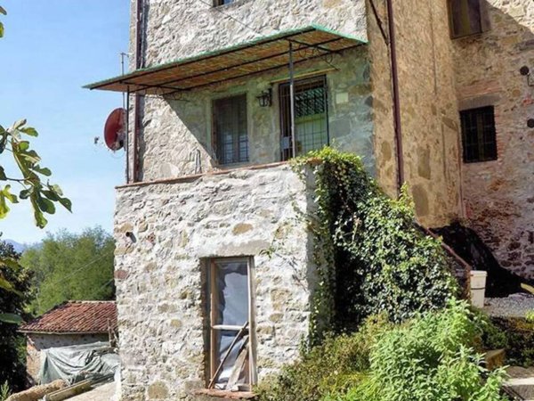 casa indipendente in vendita a Barga