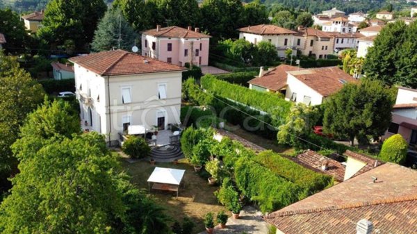 casa indipendente in vendita a Barga
