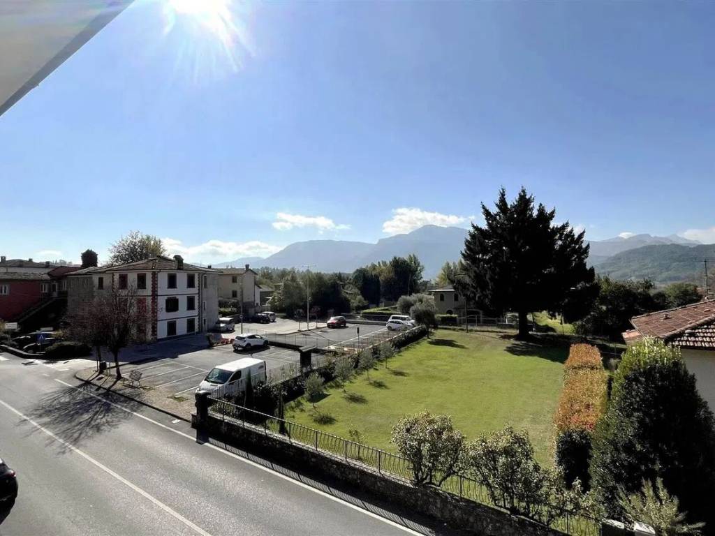 appartamento in vendita a Barga in zona Castelvecchio Pascoli