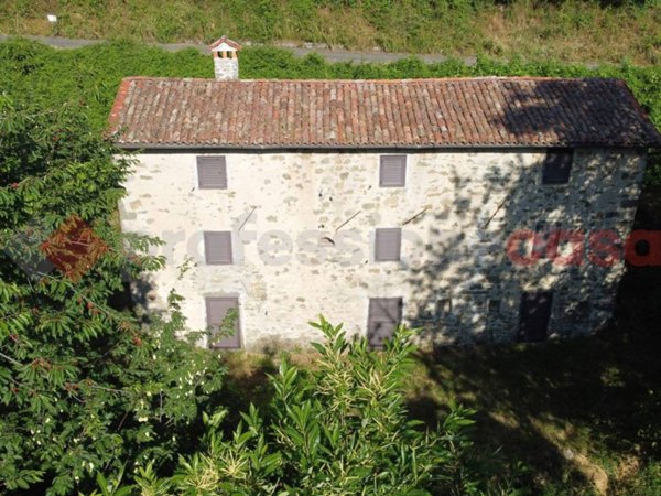 casa indipendente in vendita a Barga