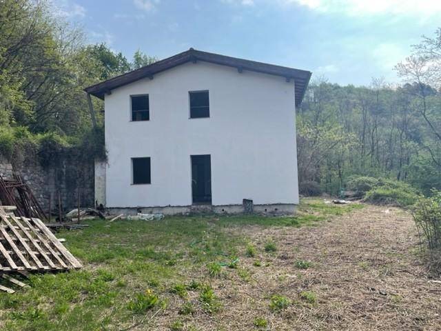 casa indipendente in vendita a Barga in zona Fornaci di Barga