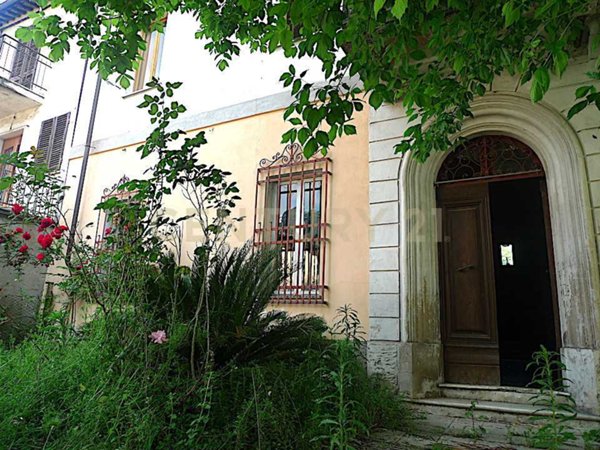 casa indipendente in vendita a Barga