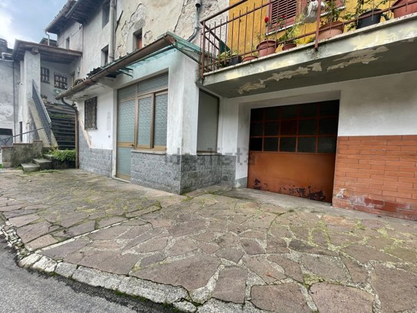 appartamento in vendita a Barga in zona Fornaci di Barga