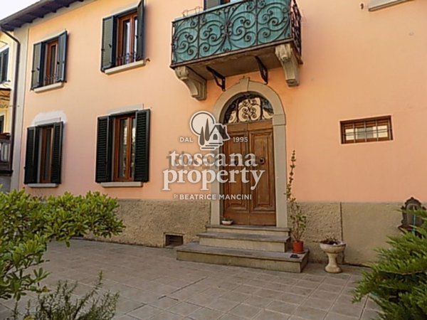 casa indipendente in vendita a Barga
