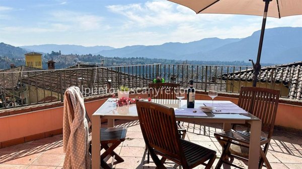 casa semindipendente in vendita a Barga in zona Albiano