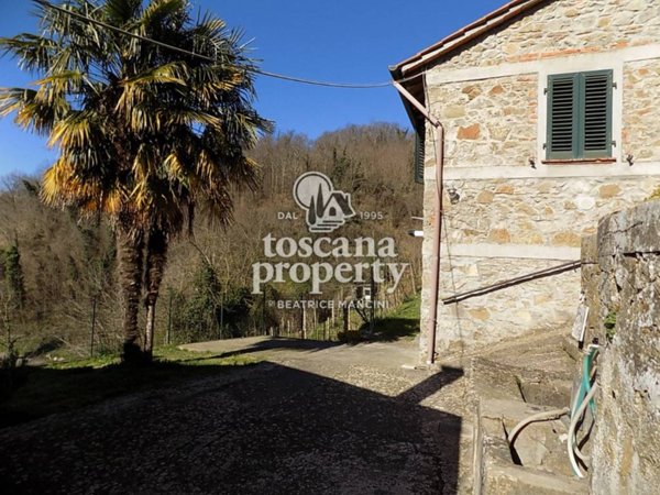 casa indipendente in vendita a Barga