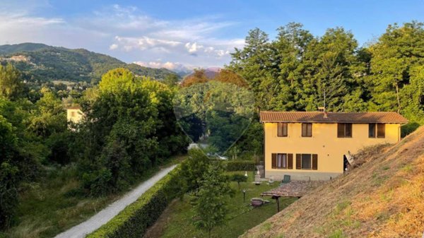 casa indipendente in vendita a Barga in zona San Pietro in Campo