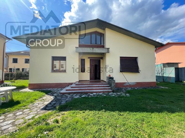 casa indipendente in vendita a Barga in zona Fornaci di Barga