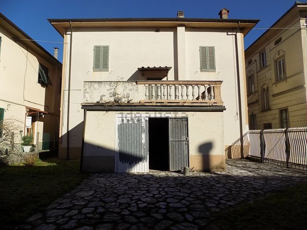 casa indipendente in vendita a Barga in zona Fornaci di Barga