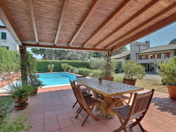 casa indipendente in vendita a Barga