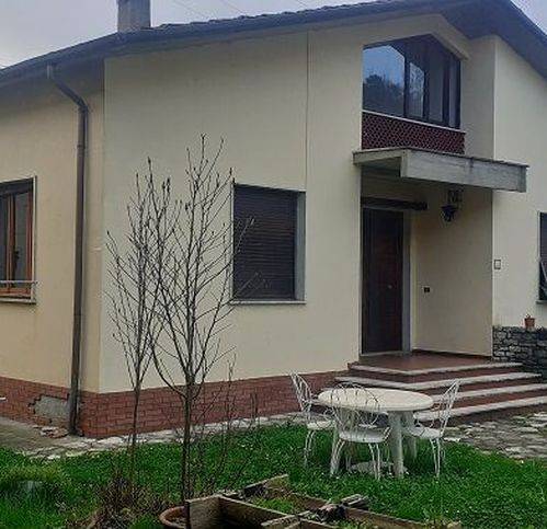casa indipendente in vendita a Barga in zona Fornaci di Barga