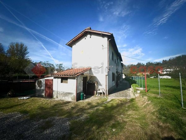 casa indipendente in vendita a Barga in zona Ponte all'Ania