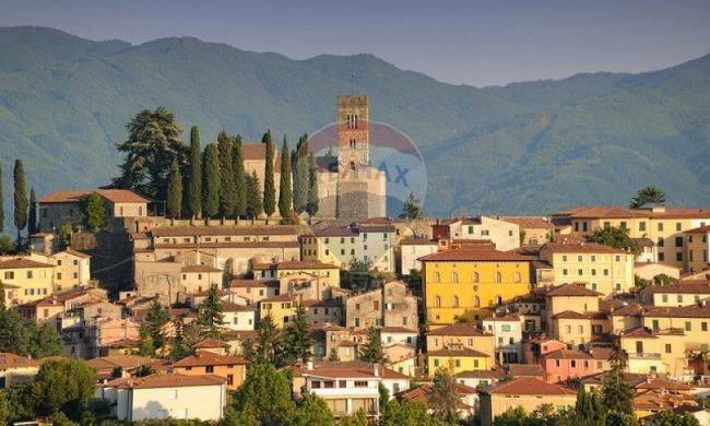 casa indipendente in vendita a Barga