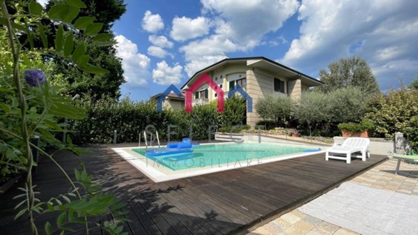 casa indipendente in vendita a Barga