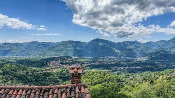 casa indipendente in vendita a Barga in zona Sommocolonia