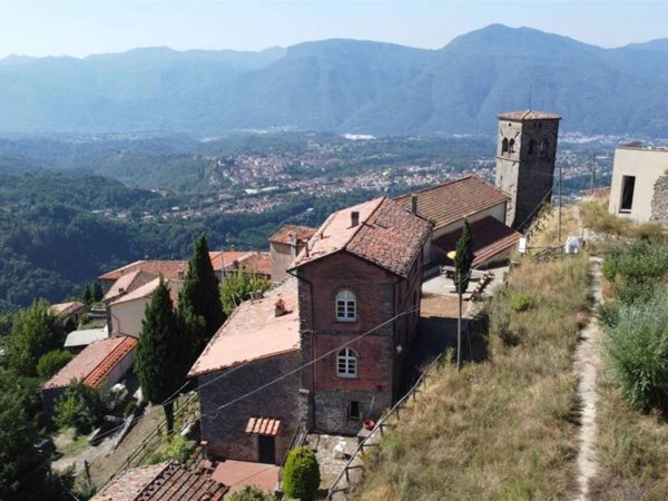 casa indipendente in vendita a Barga in zona Sommocolonia