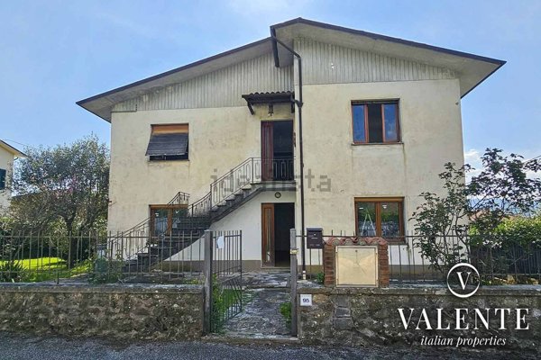 casa indipendente in vendita a Barga