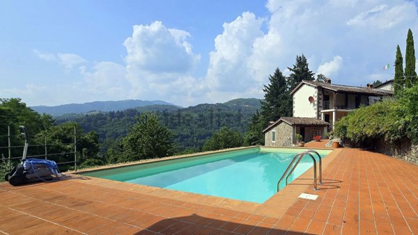 casa indipendente in vendita a Barga in zona Tiglio.