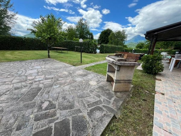 casa indipendente in vendita a Barga