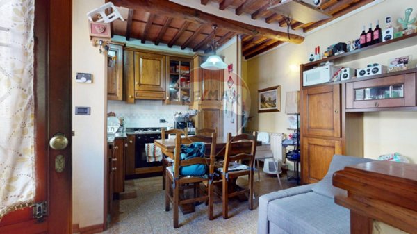 pentavano in vendita a Barga in zona Fornaci di Barga