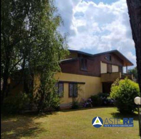 casa indipendente in vendita a Barga in zona Castelvecchio Pascoli