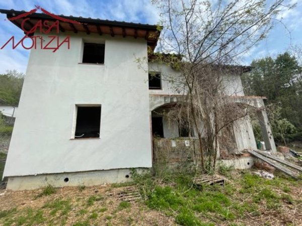 casa indipendente in vendita a Barga in zona San Pietro in Campo