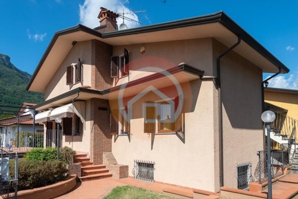 casa indipendente in vendita a Barga in zona Fornaci di Barga