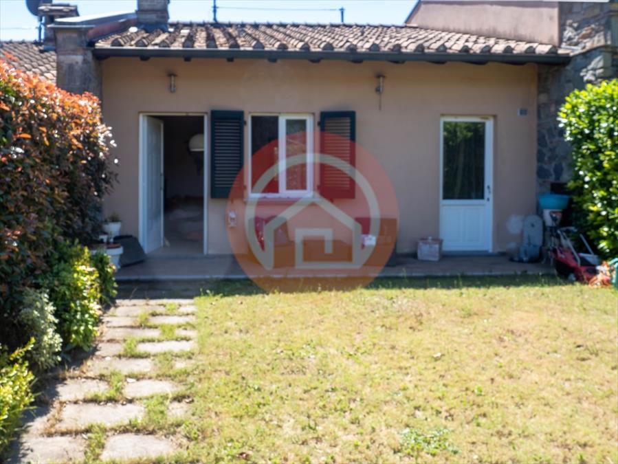 appartamento in vendita a Barga in zona Filecchio