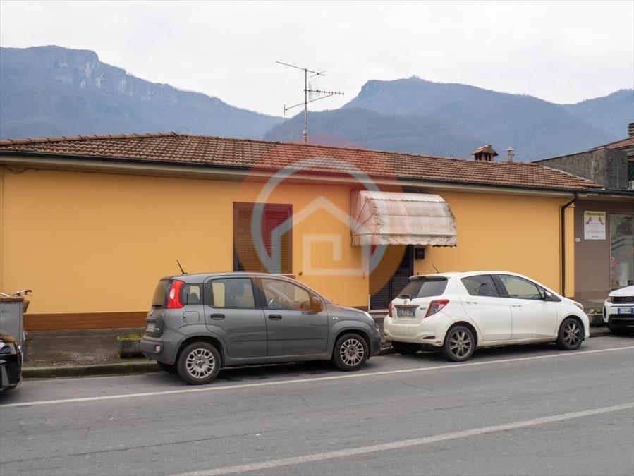 appartamento in vendita a Barga in zona Fornaci di Barga