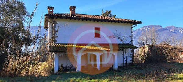 casa indipendente in vendita a Barga