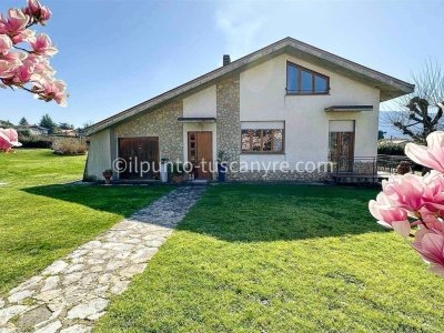 casa indipendente in vendita a Barga