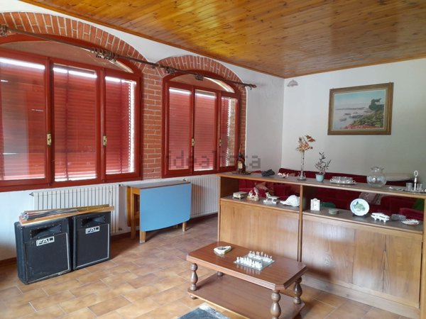 casa semindipendente in vendita a Barga in zona Tiglio.