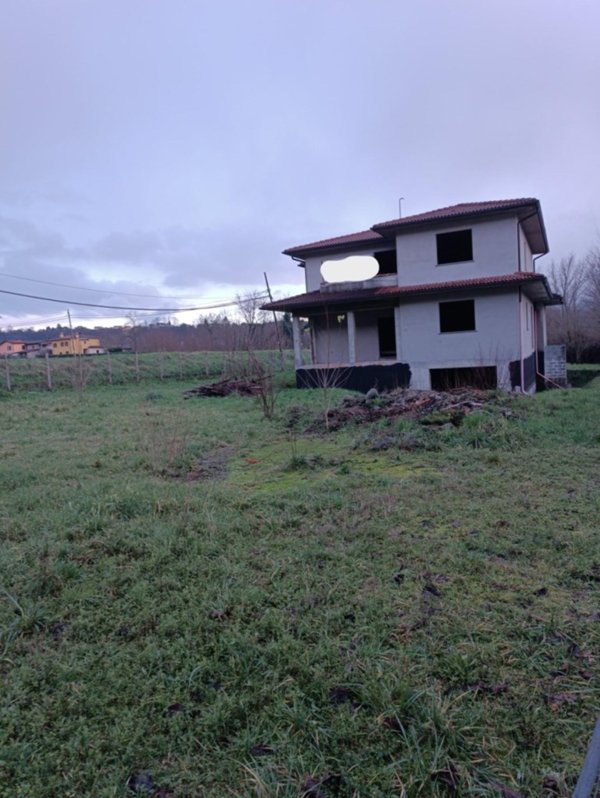 casa indipendente in vendita a Barga in zona Castelvecchio Pascoli