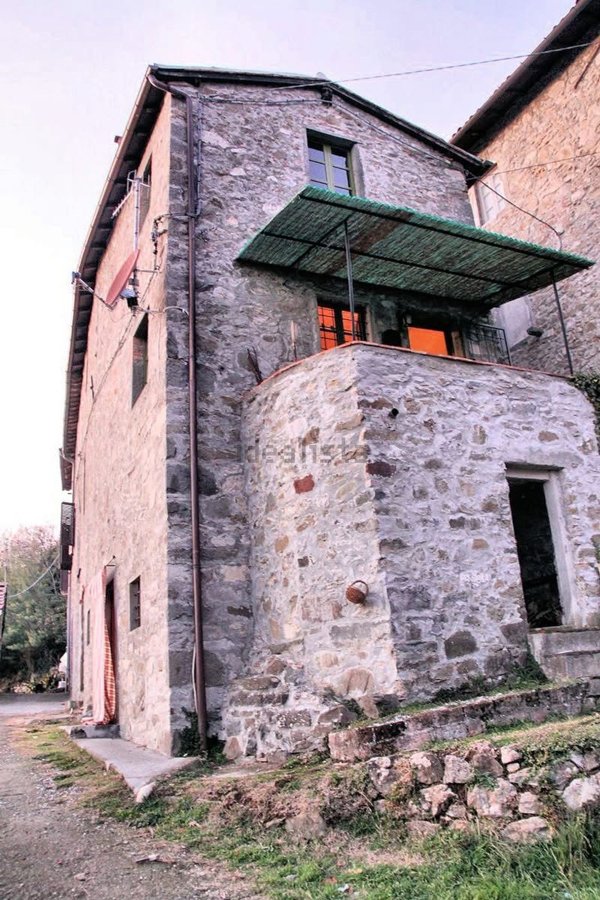 casa indipendente in vendita a Barga