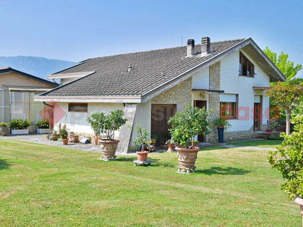 casa indipendente in vendita a Barga