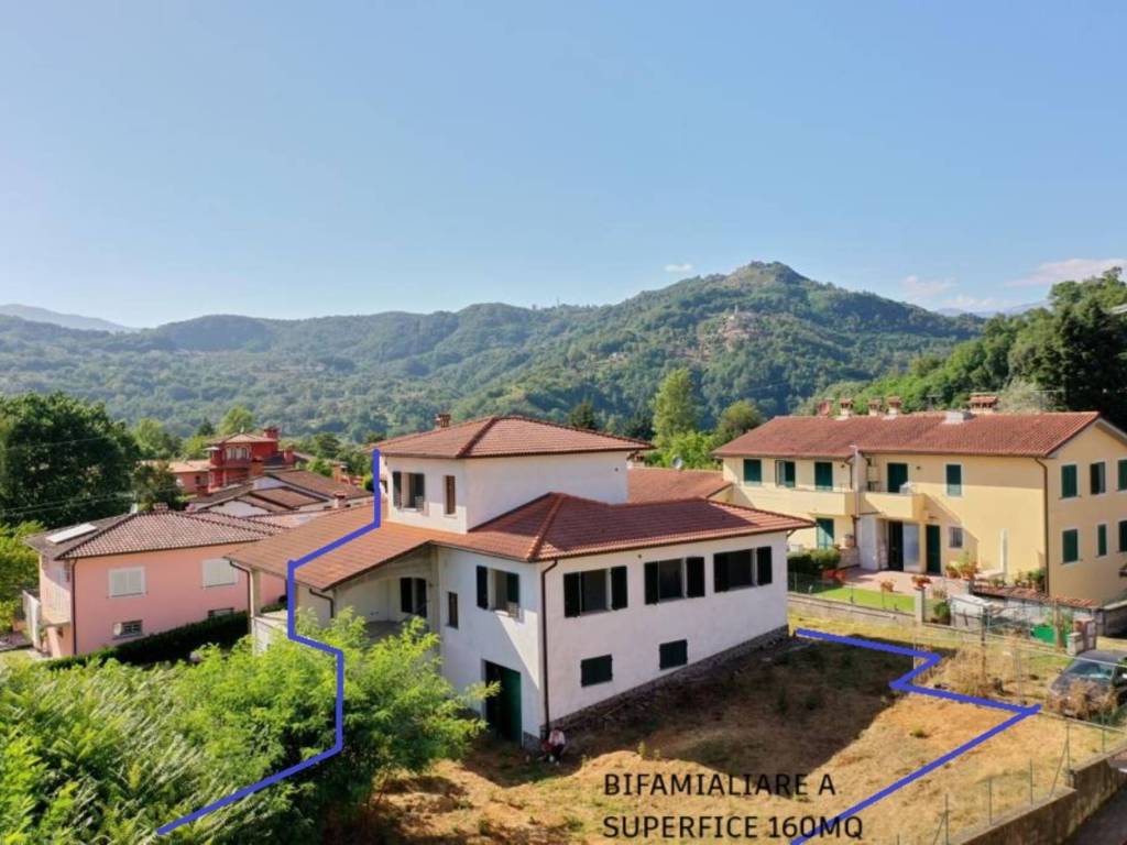 casa indipendente in vendita a Barga in zona Castelvecchio Pascoli