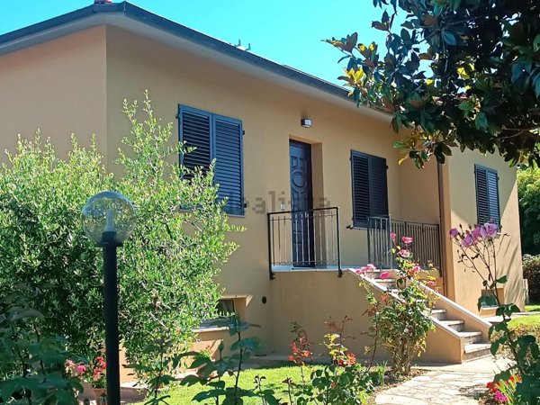 casa indipendente in vendita a Barga