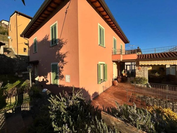 casa indipendente in vendita a Barga in zona Albiano