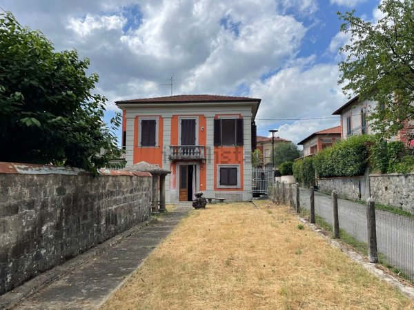 casa indipendente in vendita a Barga