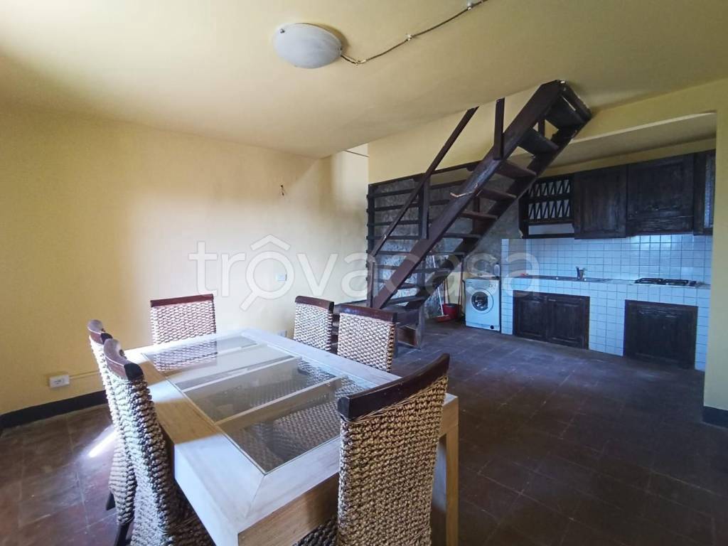 casa indipendente in vendita a Barga in zona Albiano