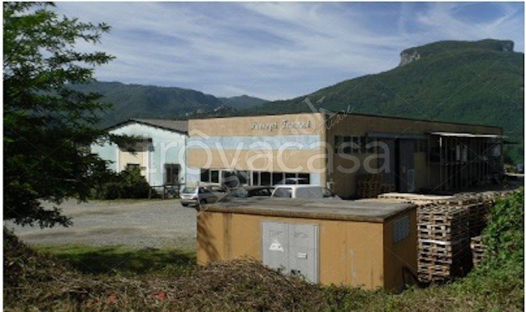 appartamento in vendita a Barga in zona Filecchio