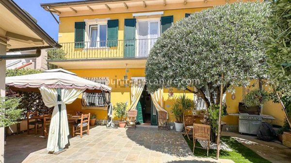 casa indipendente in vendita a Barga