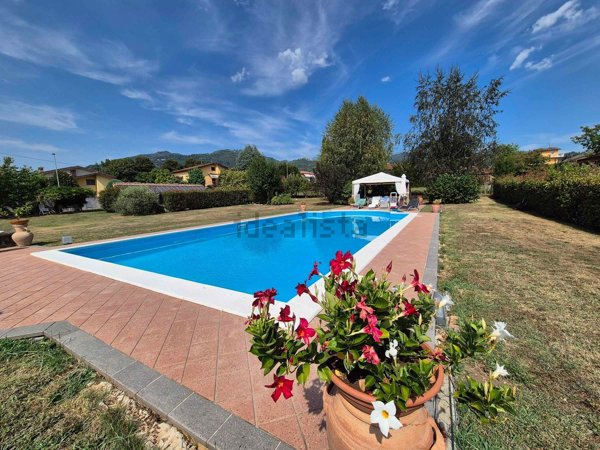 casa indipendente in vendita a Barga