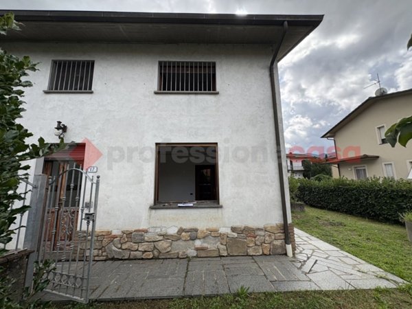 casa indipendente in vendita a Barga