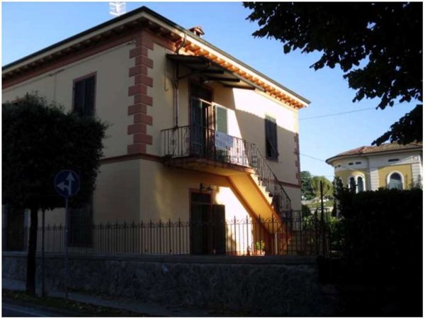 casa indipendente in vendita a Barga