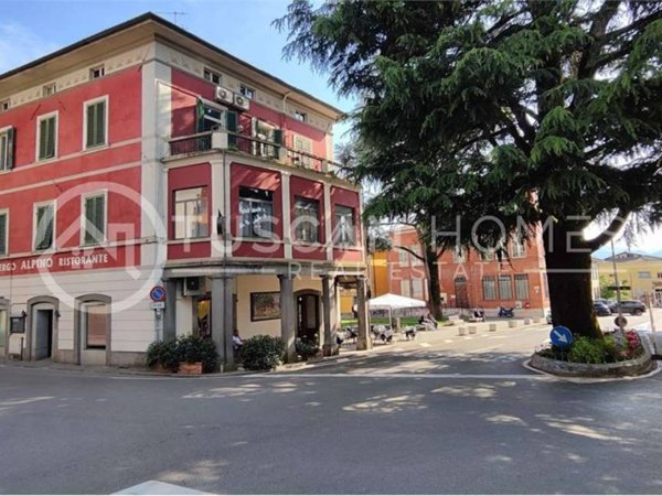 intera palazzina in vendita a Barga