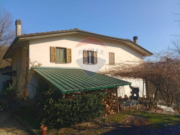 casa indipendente in vendita a Barga in zona Fornaci di Barga