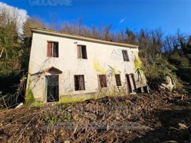 rudere in vendita a Barga