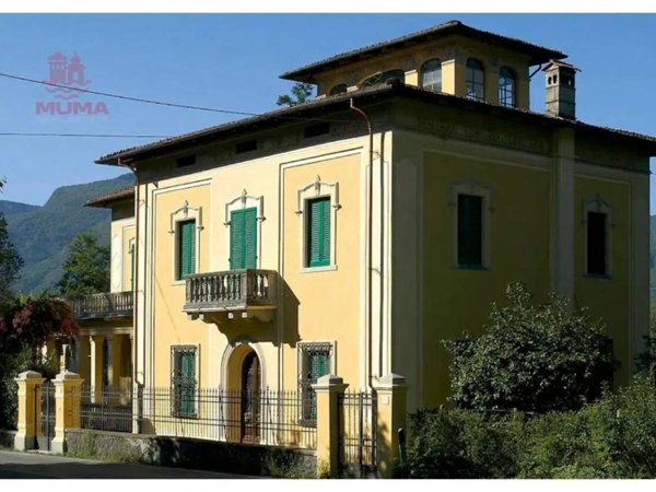 casa indipendente in vendita a Barga in zona San Pietro in Campo